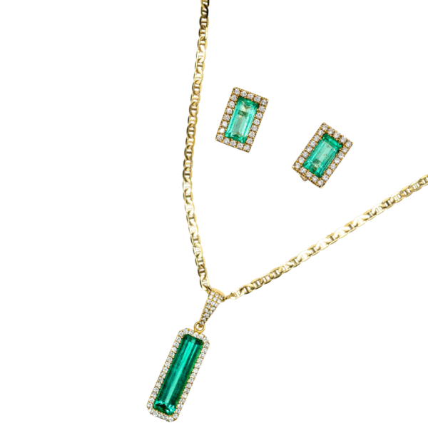 Luxury 18k gold HN Queen Set with emeralds and diamonds