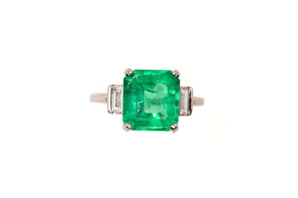 Statement 18k gold ring with massive 4.36ct emerald and diamonds