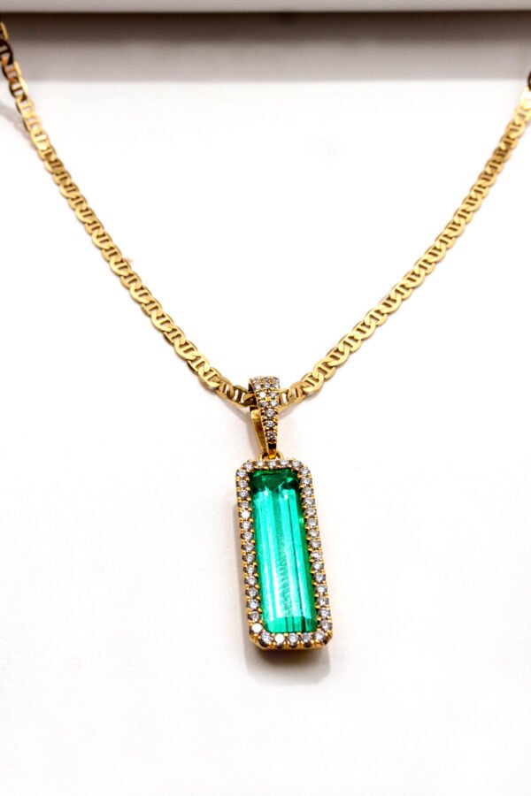 HN Queen Pendant - Image 2